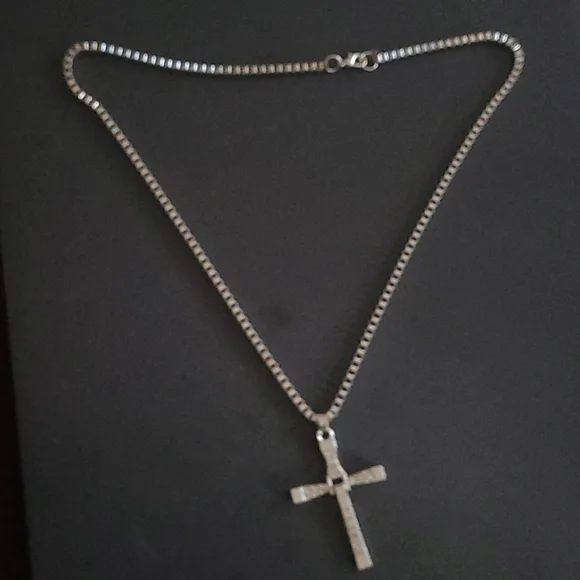 New "Fast and Furious" styled cross - Picture 3 of 4